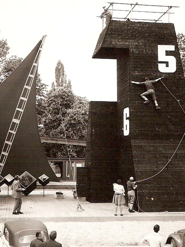 DAV. Kletterturm (Hüftpfannenbruch) 1969 